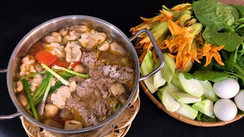Lẩu riêu cua cá thác lác