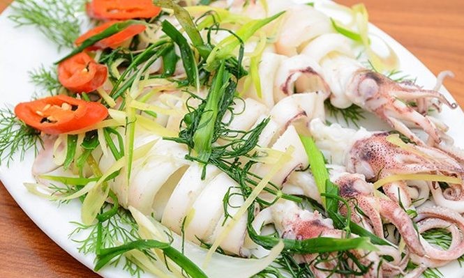 Mực hấp hành gừng