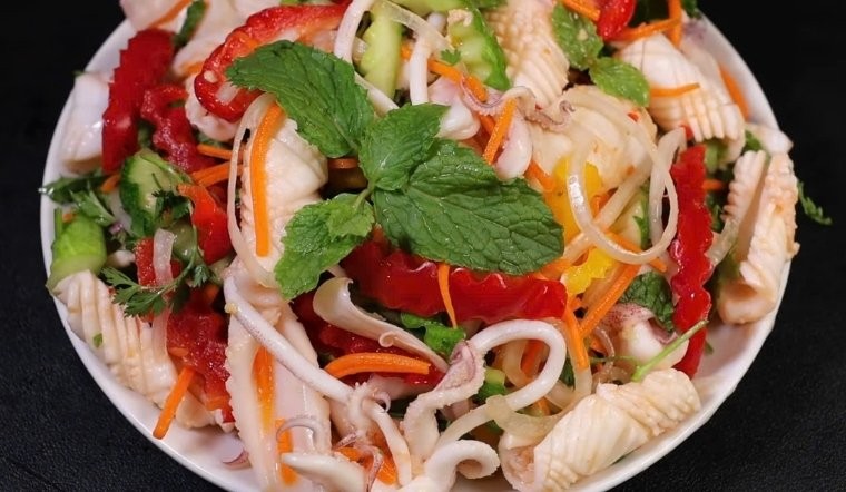 Gỏi mực Thái Lan