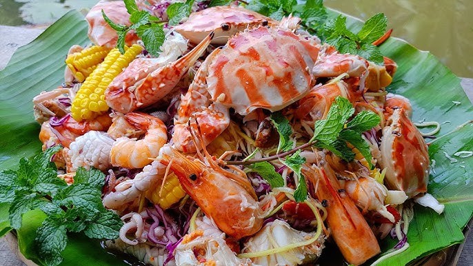 Gỏi hải sản ngũ sắc