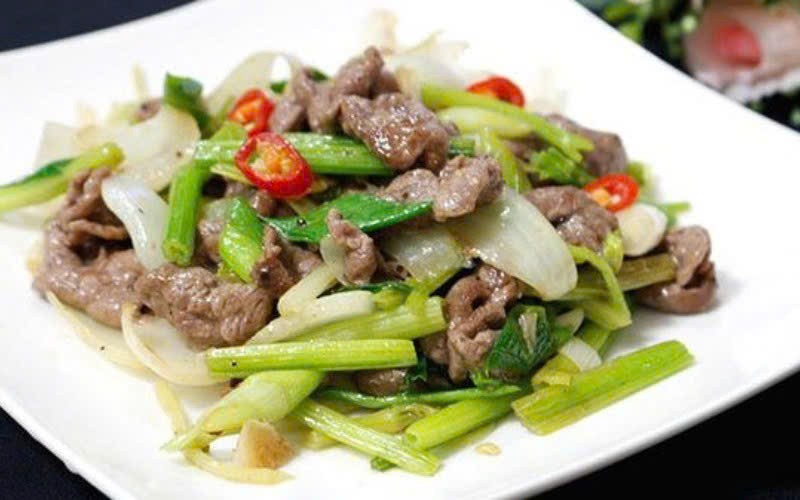 Bê Xào Hành Cần