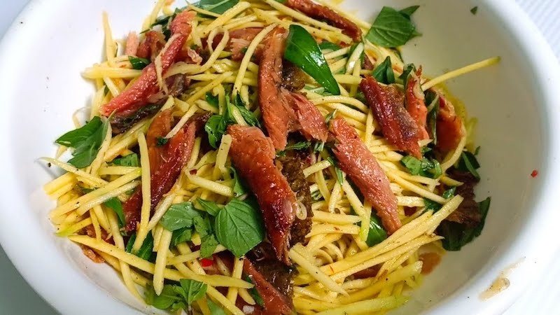 Gỏi xoài khô lóc