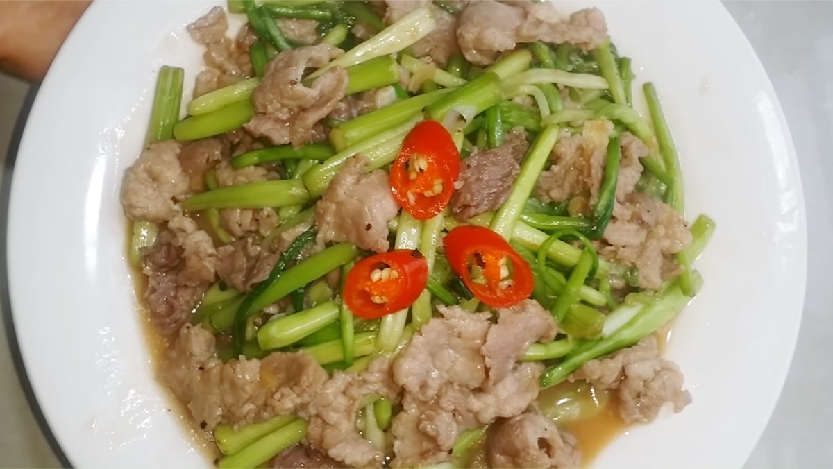 Cần nước xào tỏi / bò