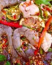 Gỏi hải sản sốt thái