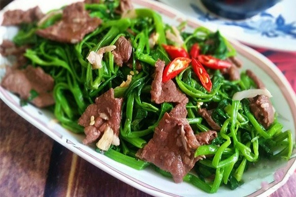 Rau muống xào tỏi / bò